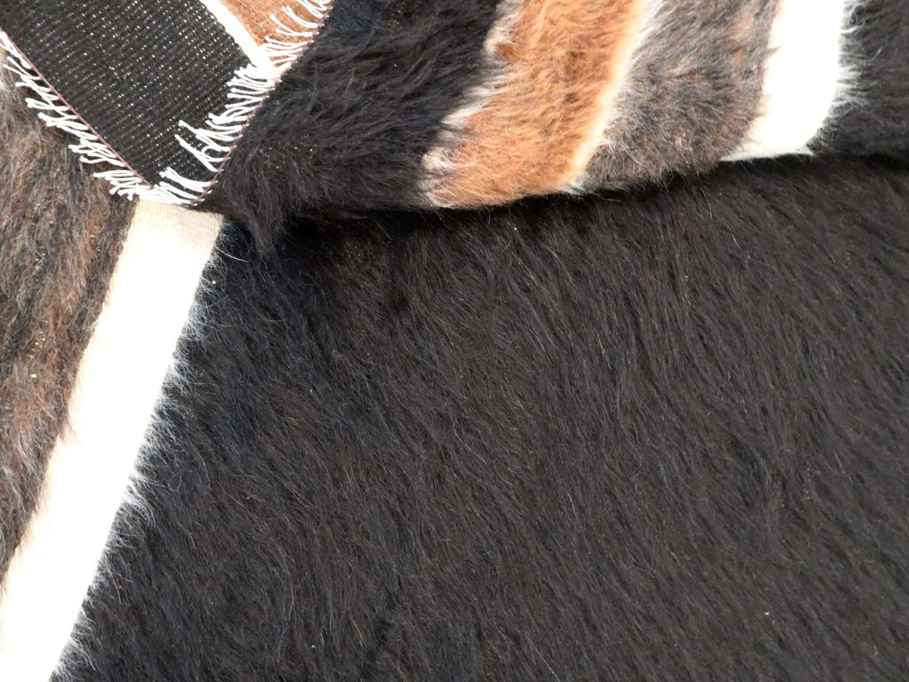 Vintage Turkish Mohair Accent Rug, No.27540 - Gsblank