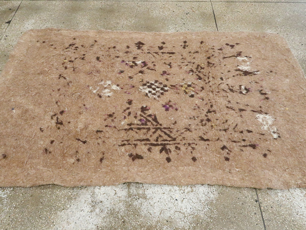 Vintage Persian Namad Felt Accent Rug, No.27545 - Gsblank