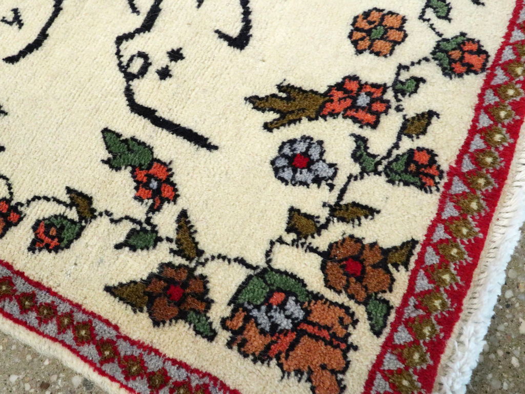 Vintage Persian Tabriz Pictorial Rug, No.27552 - Gsblank