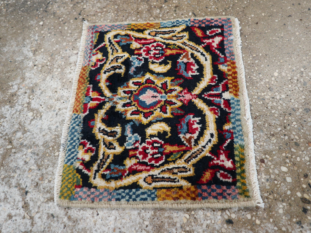 Vintage Persian Tabriz Rug, No.27553 - Gsblank