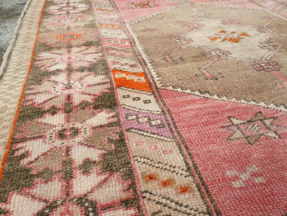 Vintage Turkish Anatolian Wide Gallery Runner, No.27682 - Gsblank