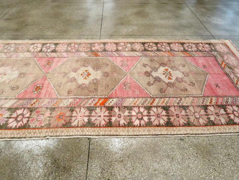 Vintage Turkish Anatolian Wide Gallery Runner, No.27682 - Gsblank