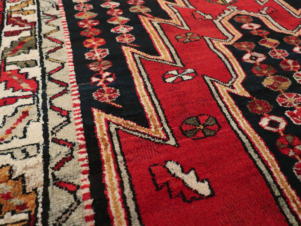 Vintage Persian Mazlagan Accent Rug, No.27710 - Gsblank