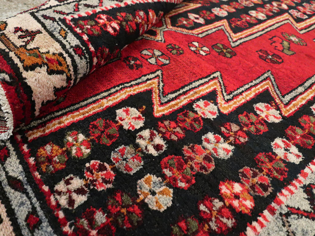 Vintage Persian Mazlagan Accent Rug, No.27710 - Gsblank