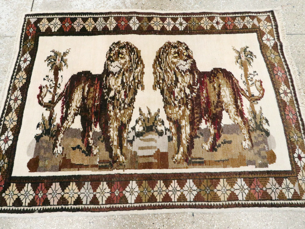 Vintage Anatolian Pictorial Rug, No.27749 - Gsblank