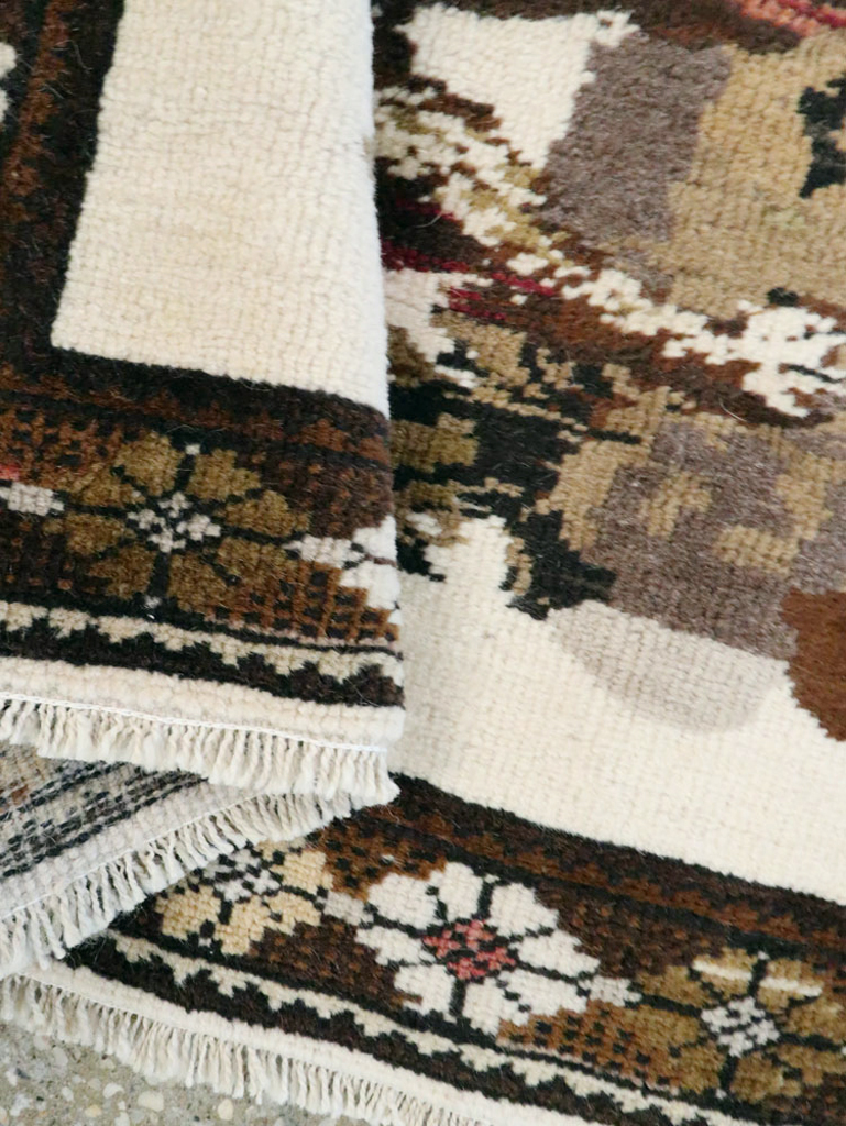 Vintage Anatolian Pictorial Rug, No.27749 - Gsblank