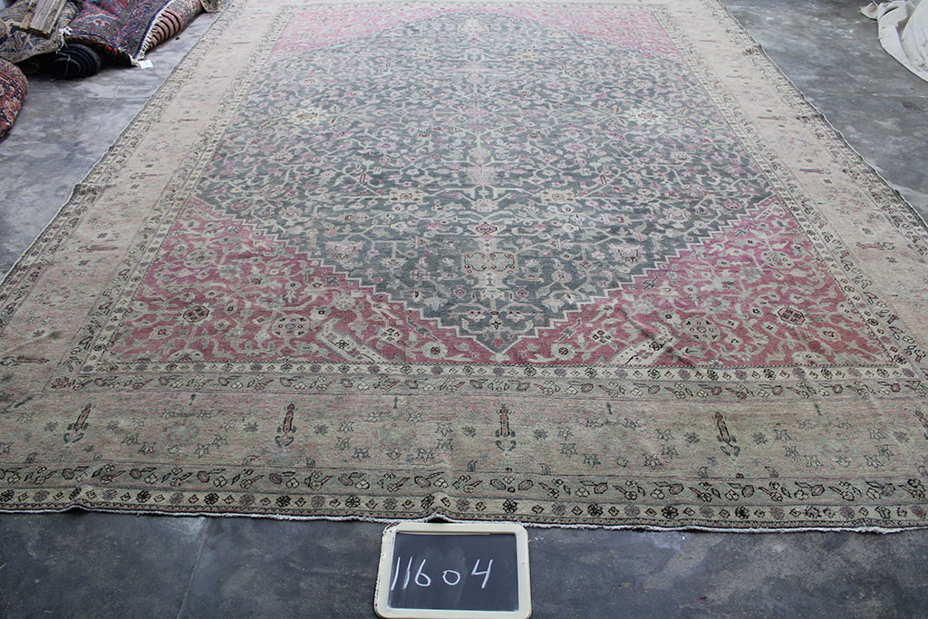 Antique Persian Tabriz Room Size Carpet, No.27774 - Gsblank