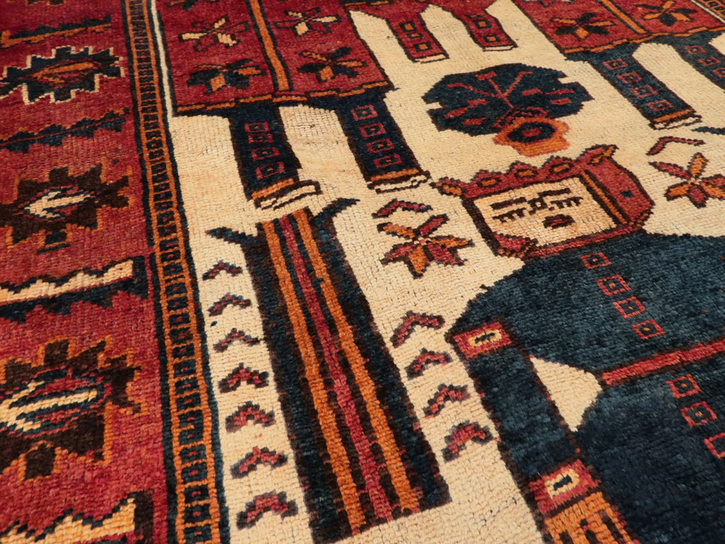 Vintage Persian Pictorial Bakhtiari Rug, No.27783 - Gsblank