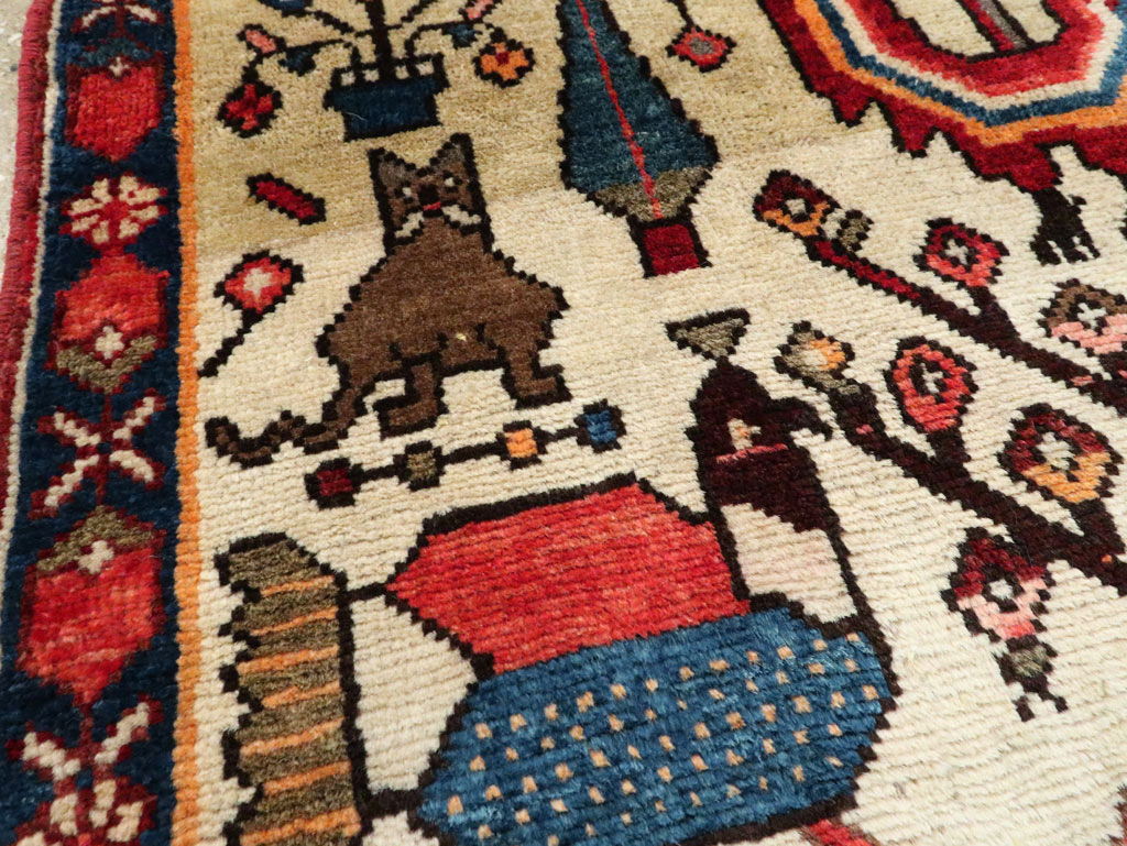 Vintage Persian Tabriz Pictorial Rug, No.27788 - Gsblank