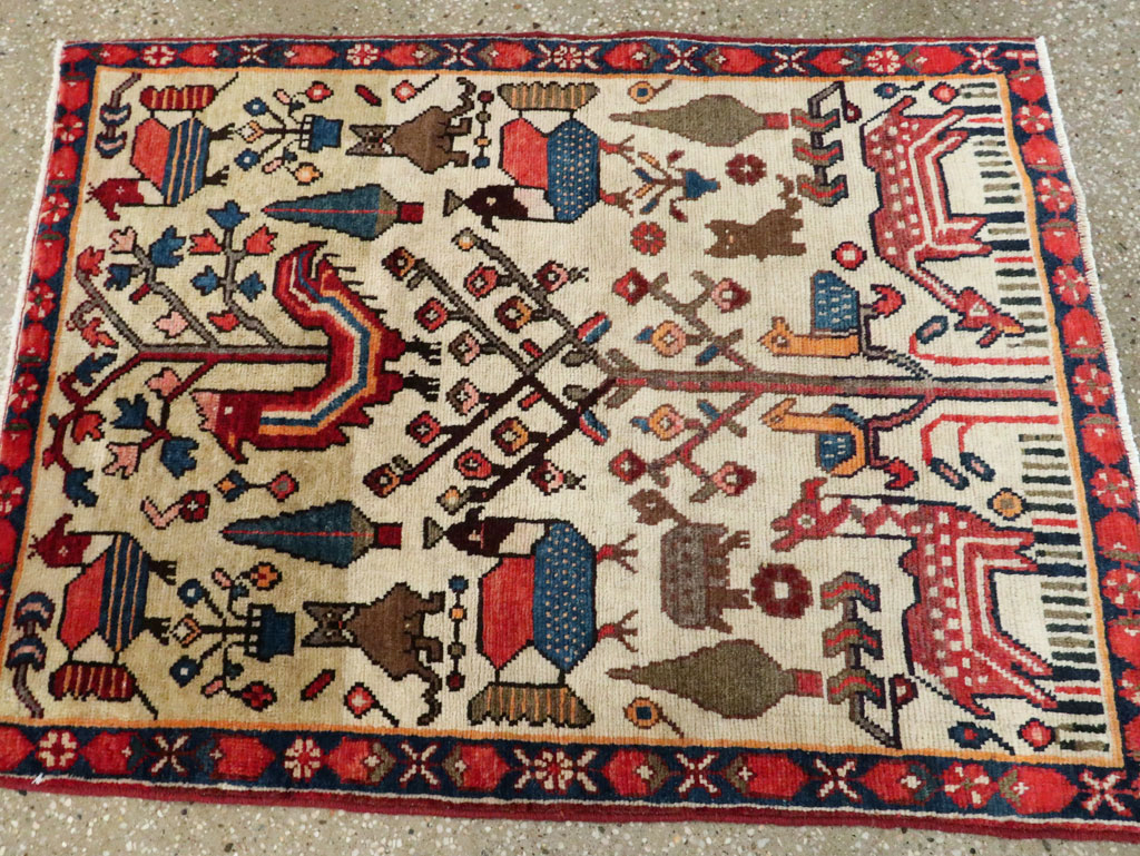 Vintage Persian Tabriz Pictorial Rug, No.27788 - Gsblank