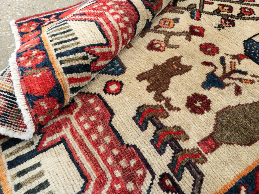 Vintage Persian Tabriz Pictorial Rug, No.27788 - Gsblank