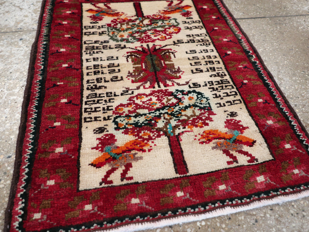 Vintage Persian Hamadan Pictorial Rug, No.27863 - Gsblank