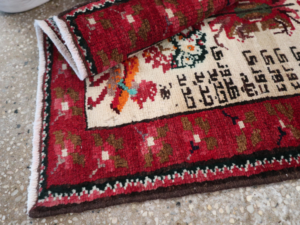 Vintage Persian Hamadan Pictorial Rug, No.27863 - Gsblank