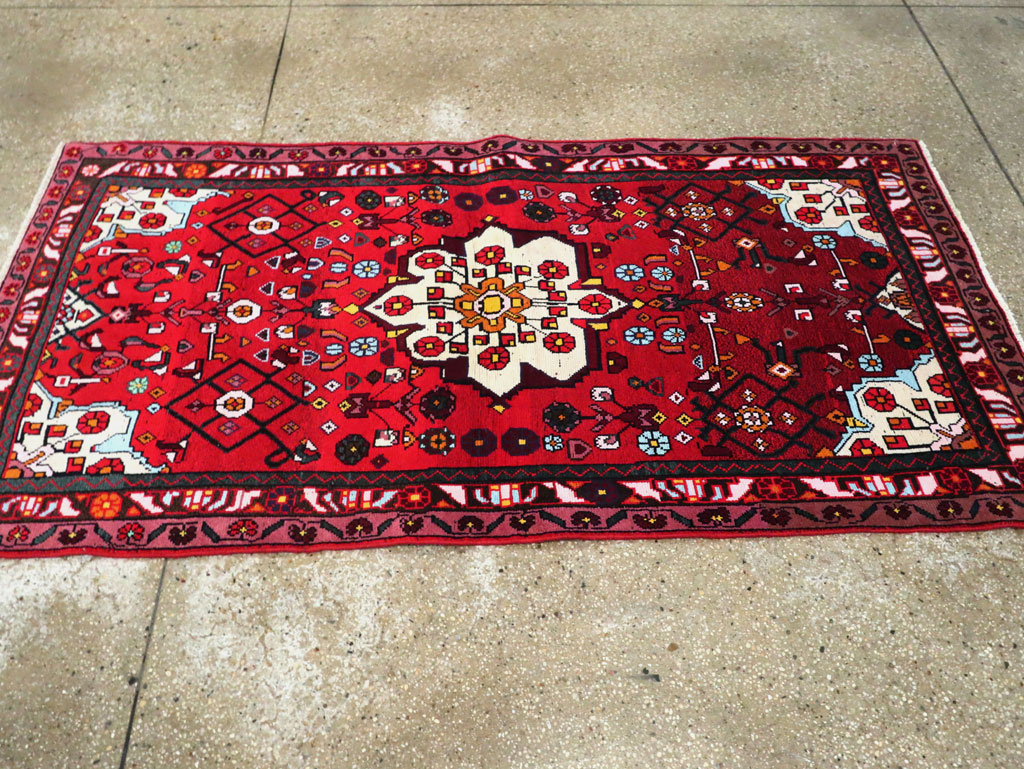 Vintage Persian Hamdan Rug, No.27880 - Gsblank