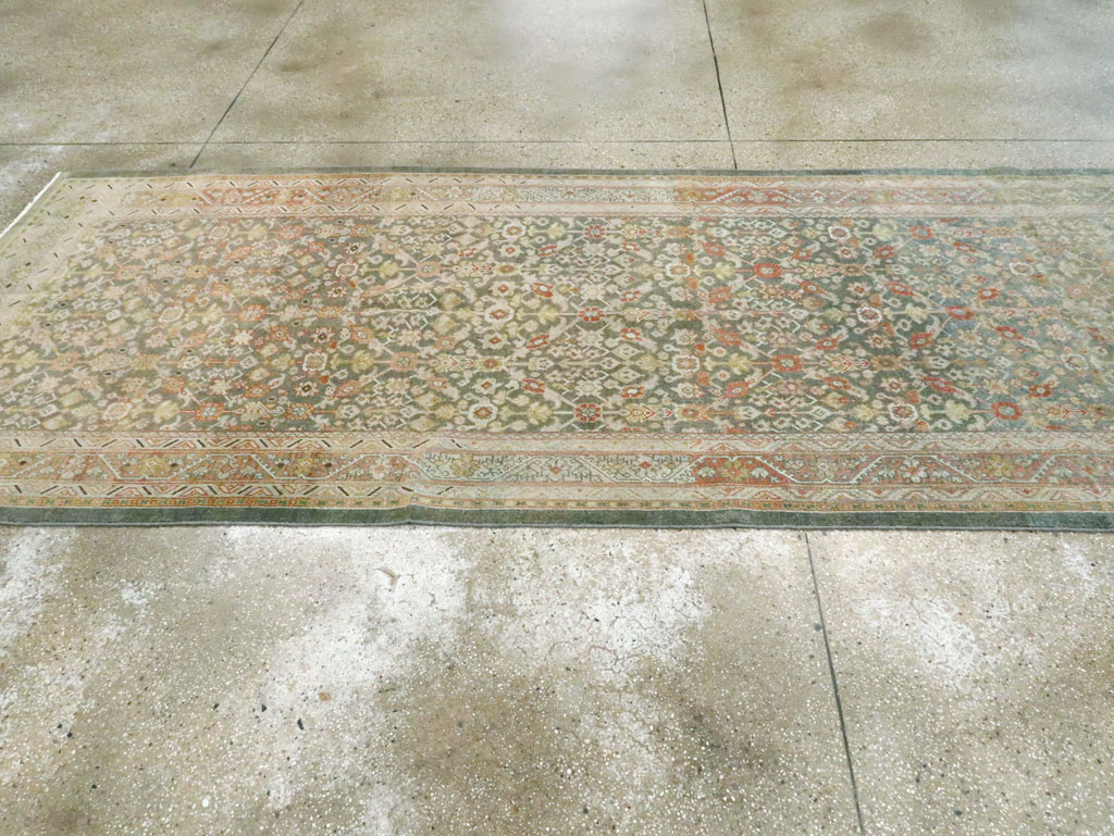Antique Persian Mahal Gallery Carpet, No.27920 - Gsblank