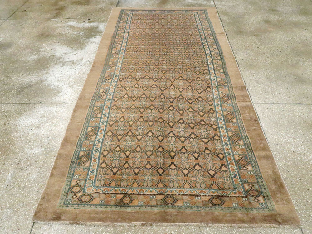 Antique Persian Serab Gallery Rug, No.27938 - Gsblank