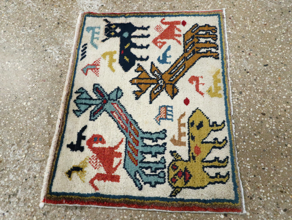 Vintage Turkish Anatolian Pictorial Rug, No.27940 - Gsblank