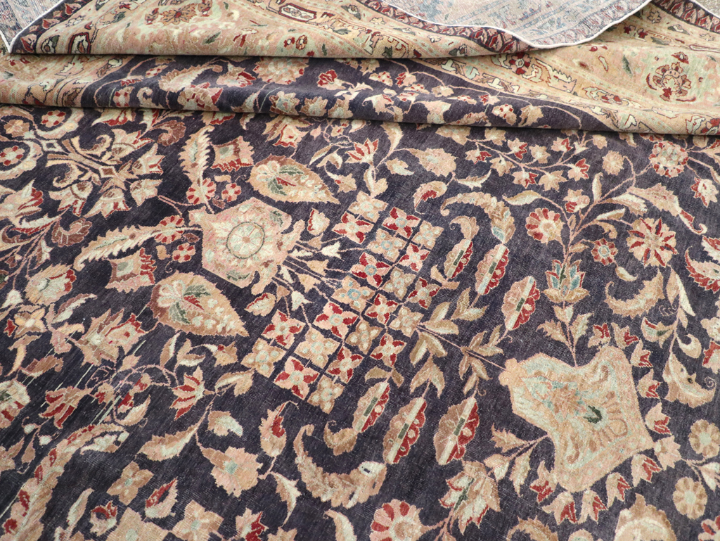 Vintage Persian Sarouk Carpet, No.27951 - Gsblank