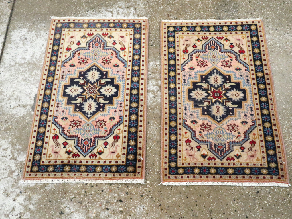 Vintage Persian Ardabil Rug (Pair: 1 of 2), No.27998 - Gsblank