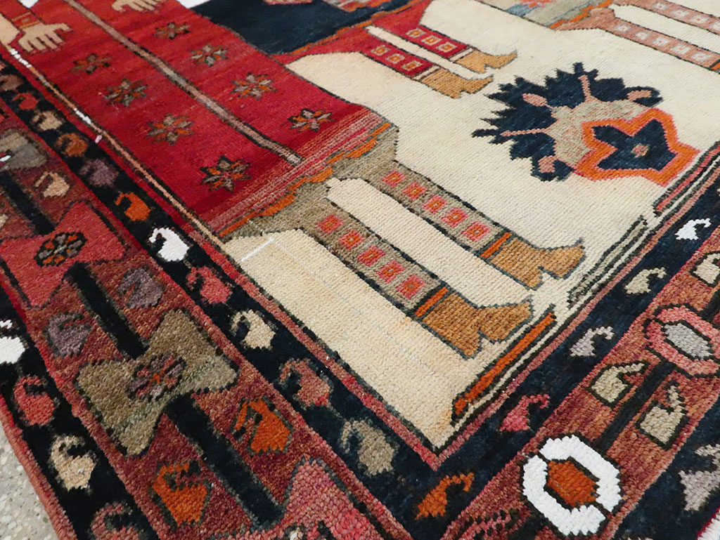 Vintage Persian Pictorial Bakhtiari Gallery Carpet, No.28005 - Gsblank