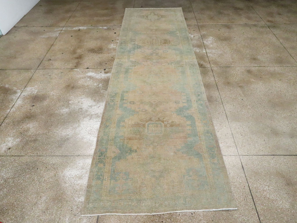 Vintage Persian Bakhtiari Gallery Rug, No.28058 - Gsblank