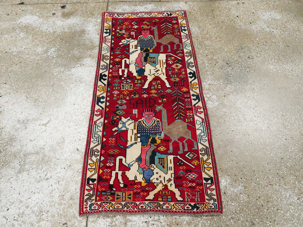 Vintage Pictorial Shiraz Rug, No.28082 - Gsblank