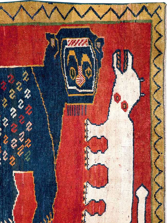 Vintage Pictorial Shiraz Rug, No.28084 - Gsblank