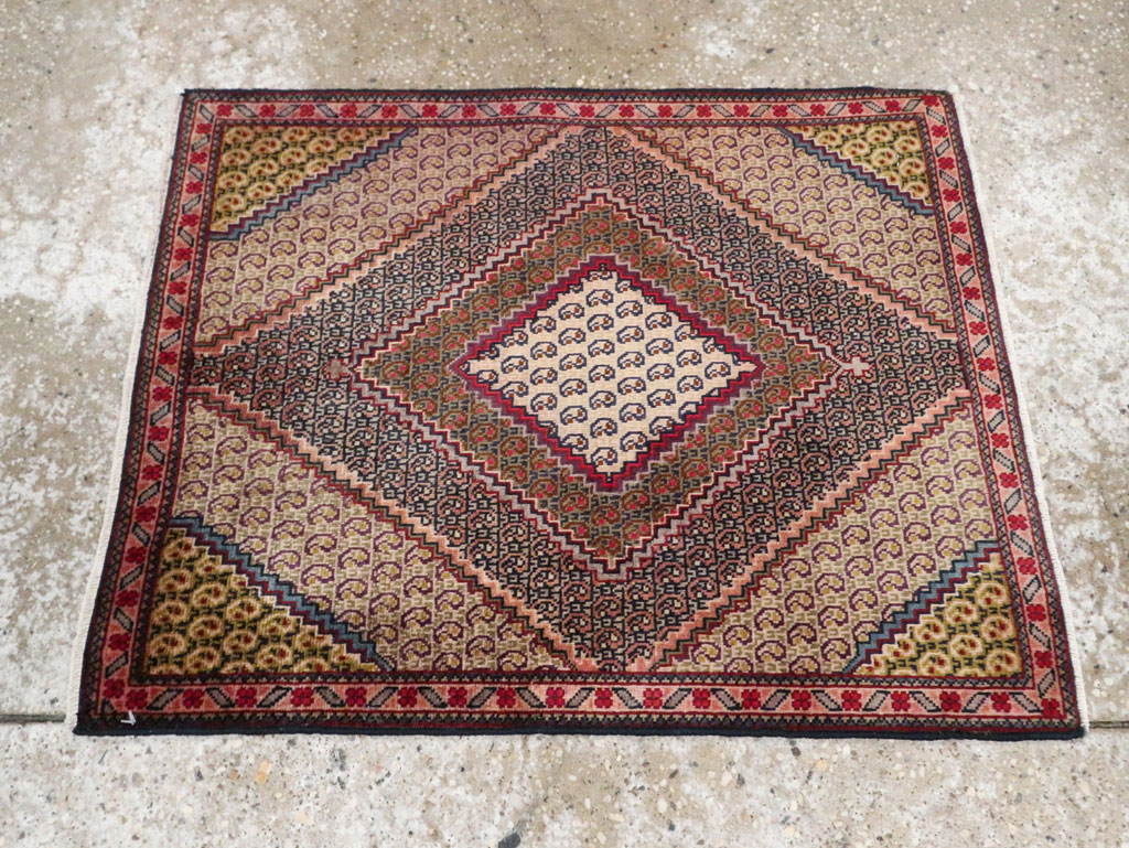 Vintage Persian Tabriz Throw Rug, No.28099 - Gsblank