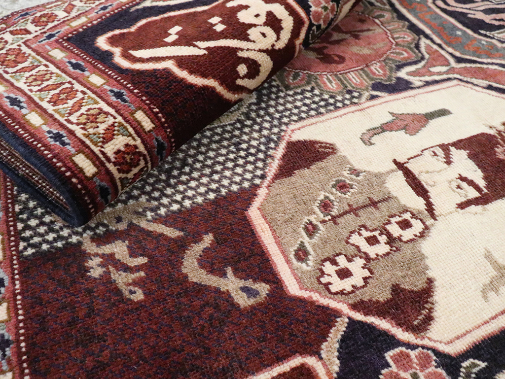 Vintage Persian Tabriz Pictorial Rug, No.28106 - Gsblank