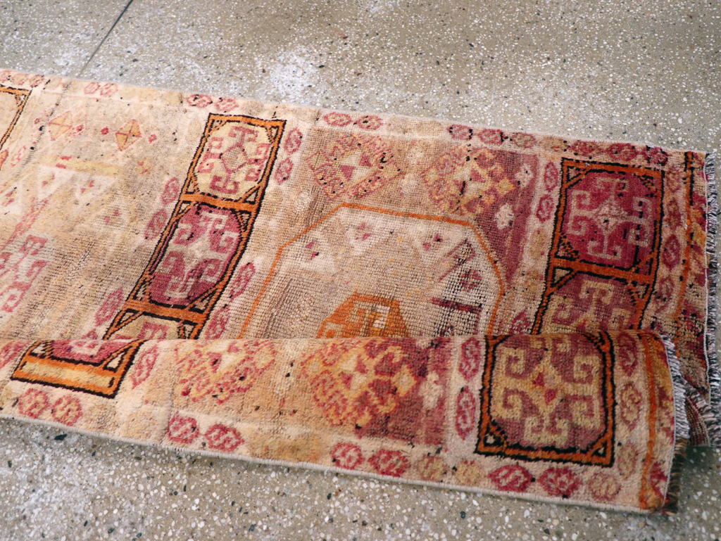 Vintage Turkish Anatolian Runner, No.28117 - Gsblank