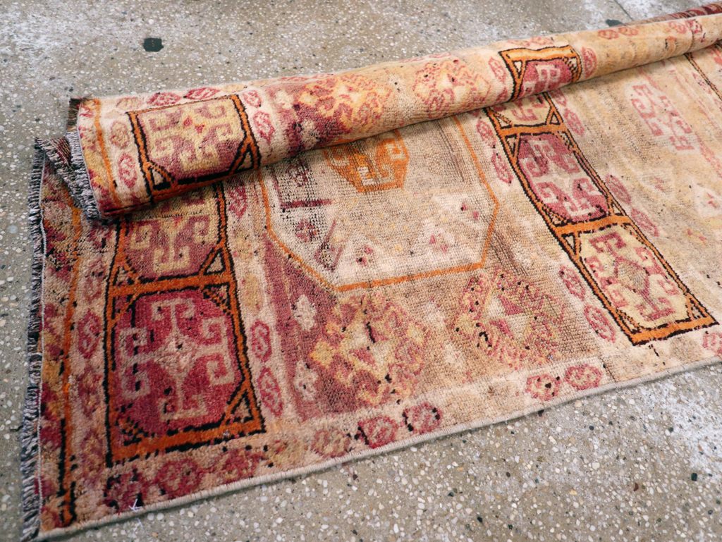Vintage Turkish Anatolian Runner, No.28117 - Gsblank