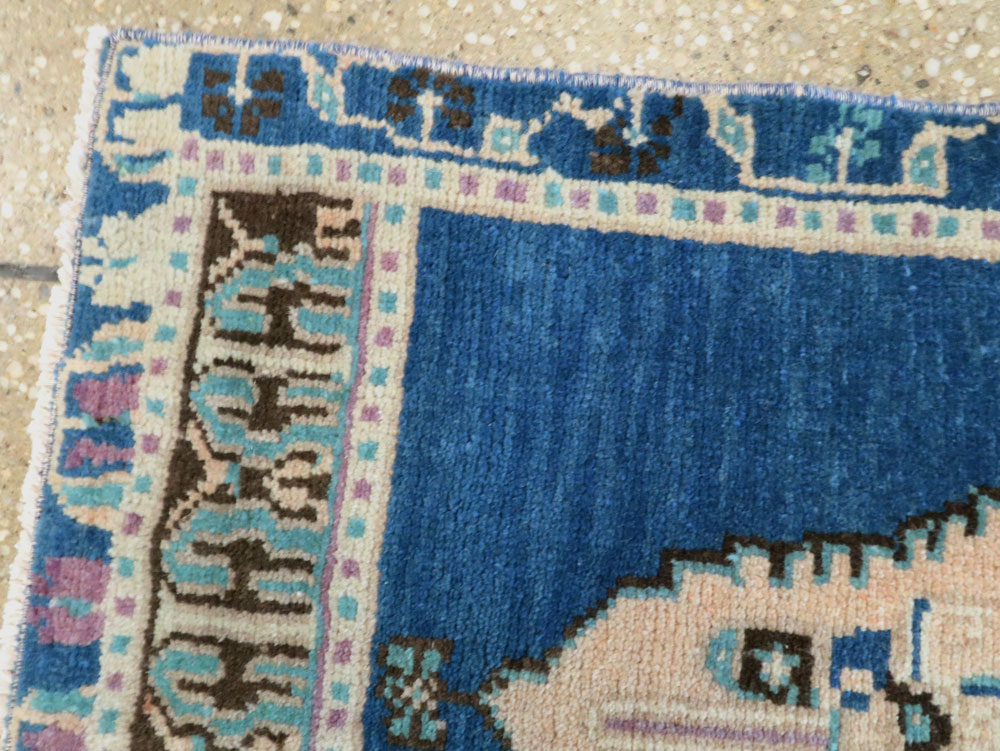 Vintage Turkish Anatolian Throw Rug, No.28118 - Gsblank