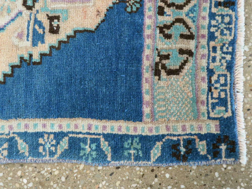 Vintage Turkish Anatolian Throw Rug, No.28118 - Gsblank
