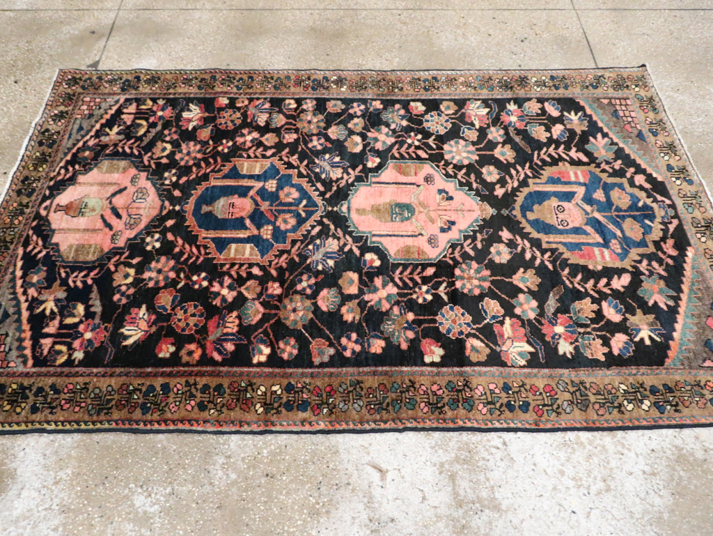 Antique Persian Pictorial Malayer Rug, No.28133 - Gsblank