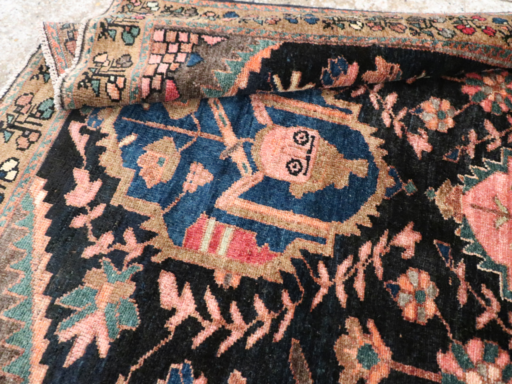 Antique Persian Pictorial Malayer Rug, No.28133 - Gsblank