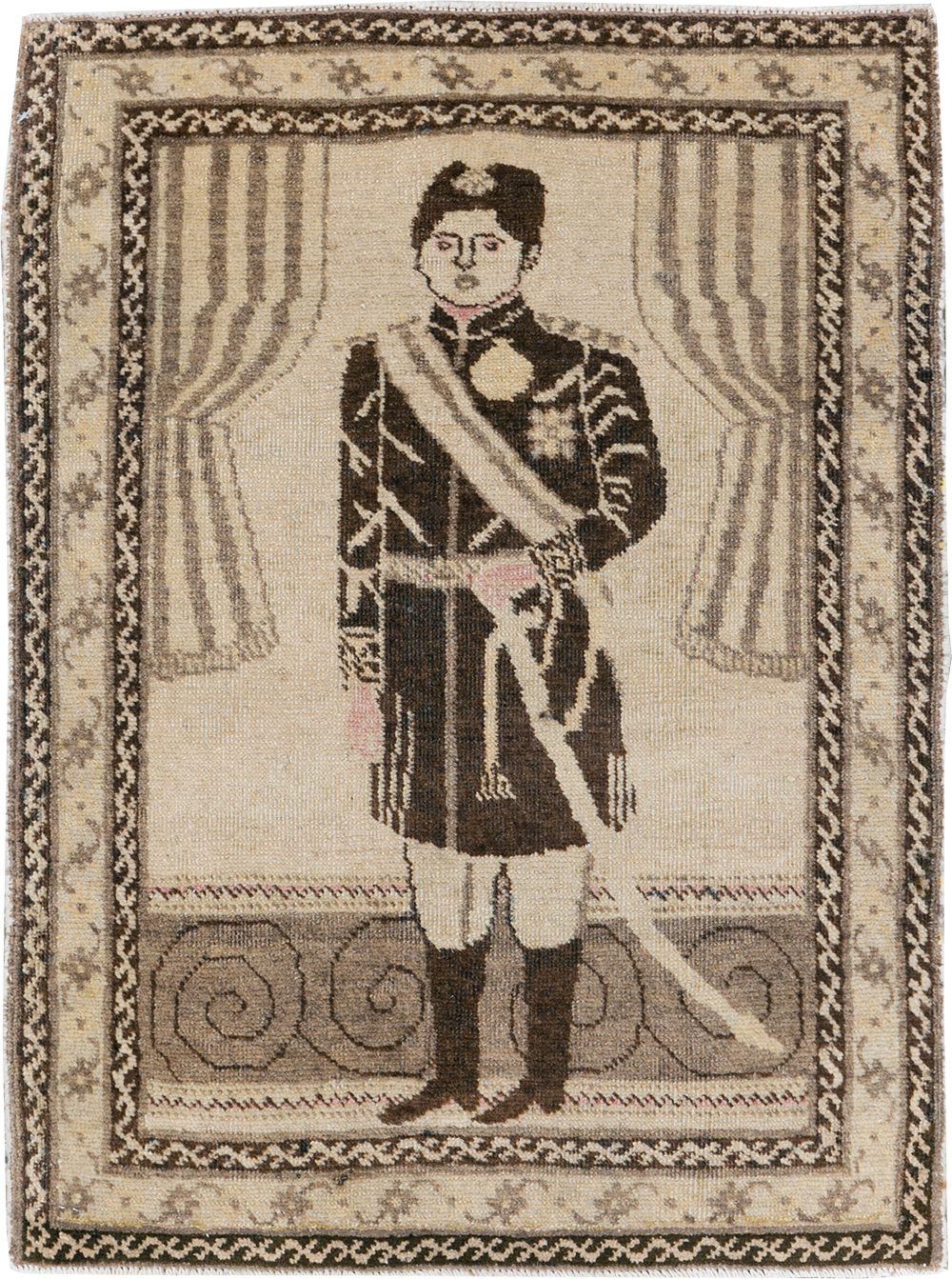 Vintage Persian Tabriz Pictorial Rug, No.28136 - Gsblank