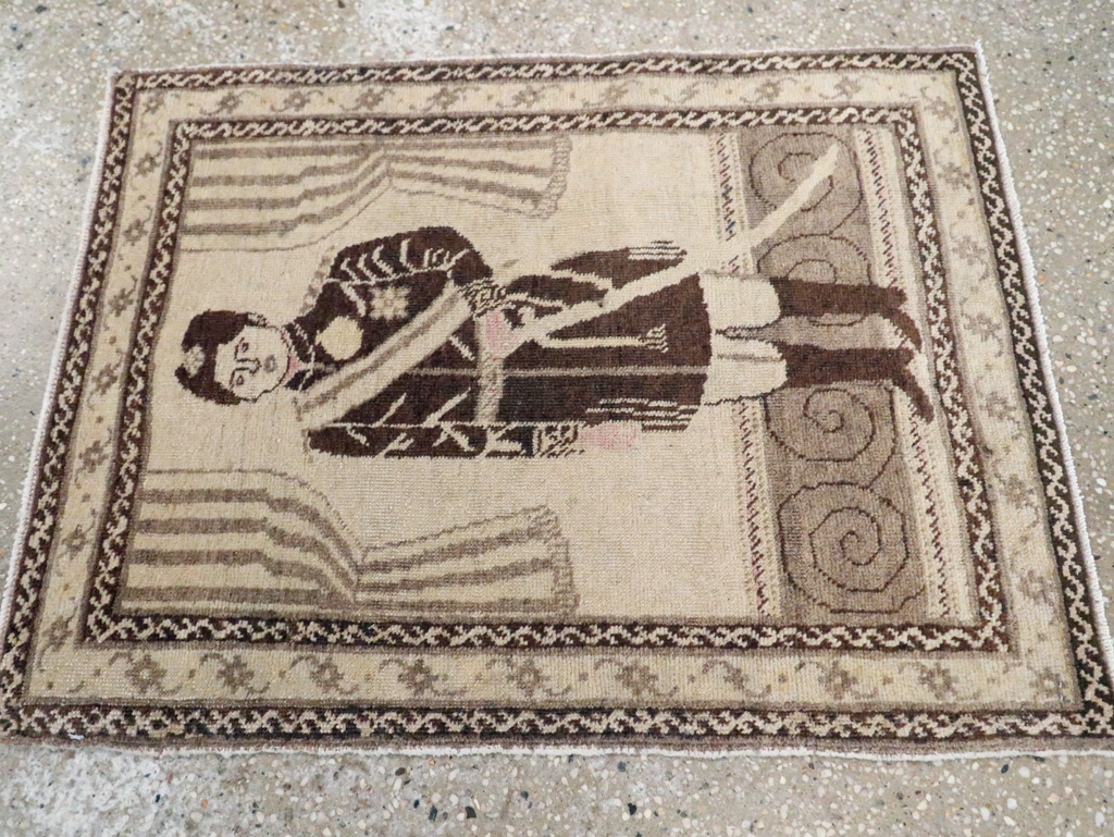 Vintage Persian Tabriz Pictorial Rug, No.28136 - Gsblank