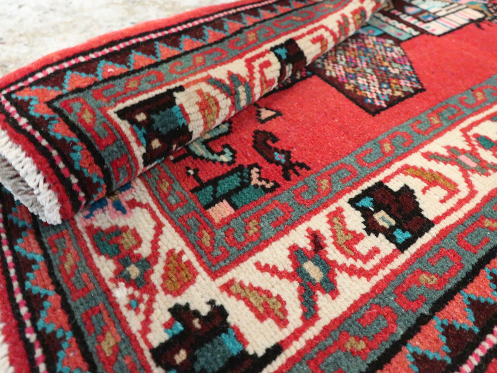 Vintage Persian Mahal Pictorial Rug (Pair: 1 of 2), No.28165 - Gsblank