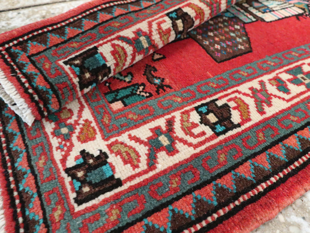 Vintage Persian Mahal Pictorial Rug (Pair: 2 of 2), No.28166 - Gsblank