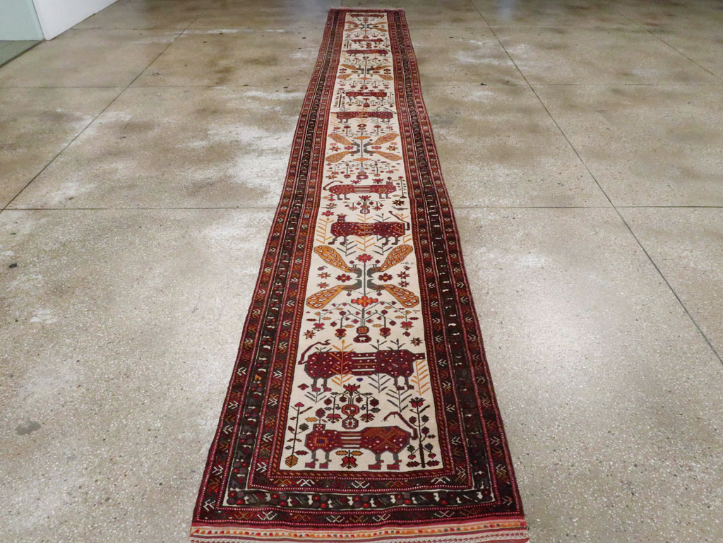 Vintage Persian Qashqai Runner, No.28183 - Gsblank
