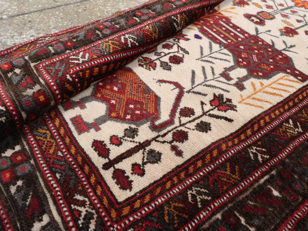 Vintage Persian Qashqai Runner, No.28183 - Gsblank