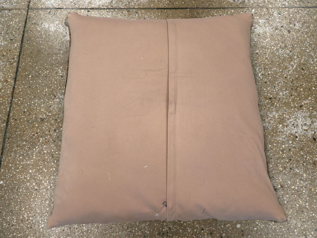 Antique Persian Tabriz Pictorial Pillow, No.28265 - Gsblank