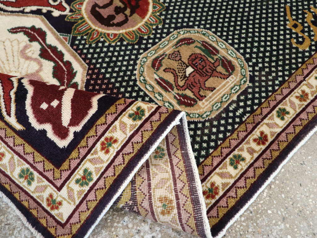 Vintage Persian Tabriz Pictorial Rug, No.28320 - Gsblank