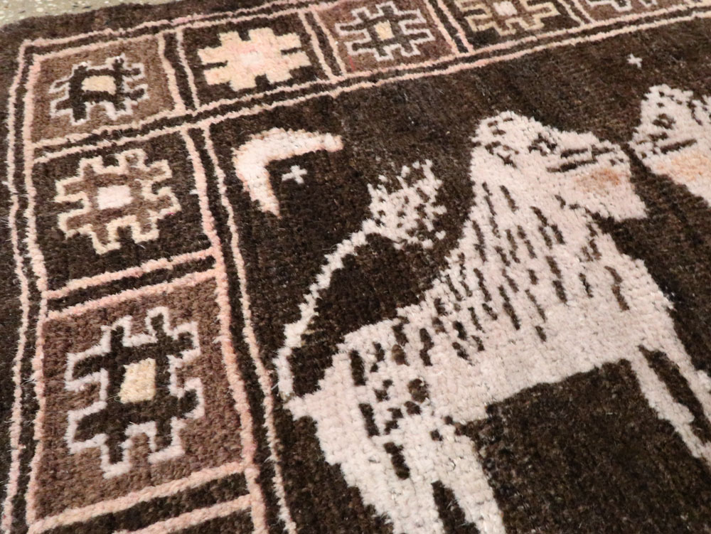 Vintage Turkish Anatolian Pictorial Rug, No.28355 - Gsblank