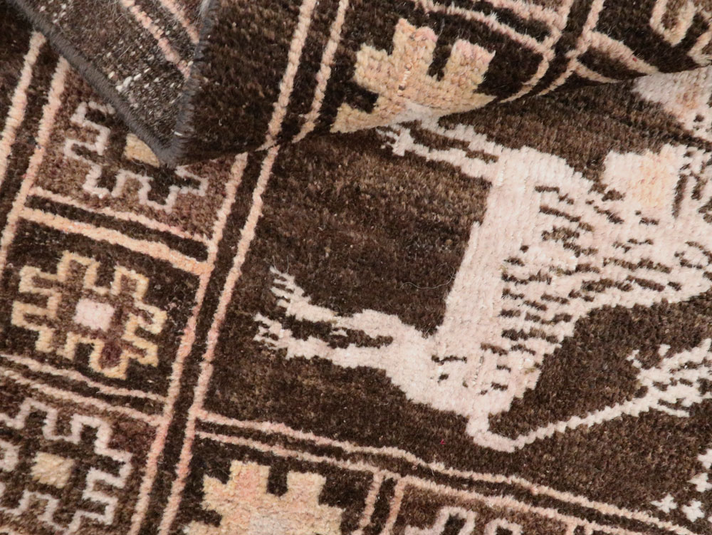 Vintage Turkish Anatolian Pictorial Rug, No.28355 - Gsblank