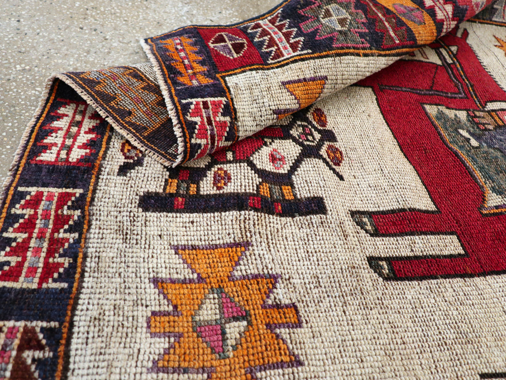 Vintage Persian Bakhtiari Rug, No.28361 - Gsblank