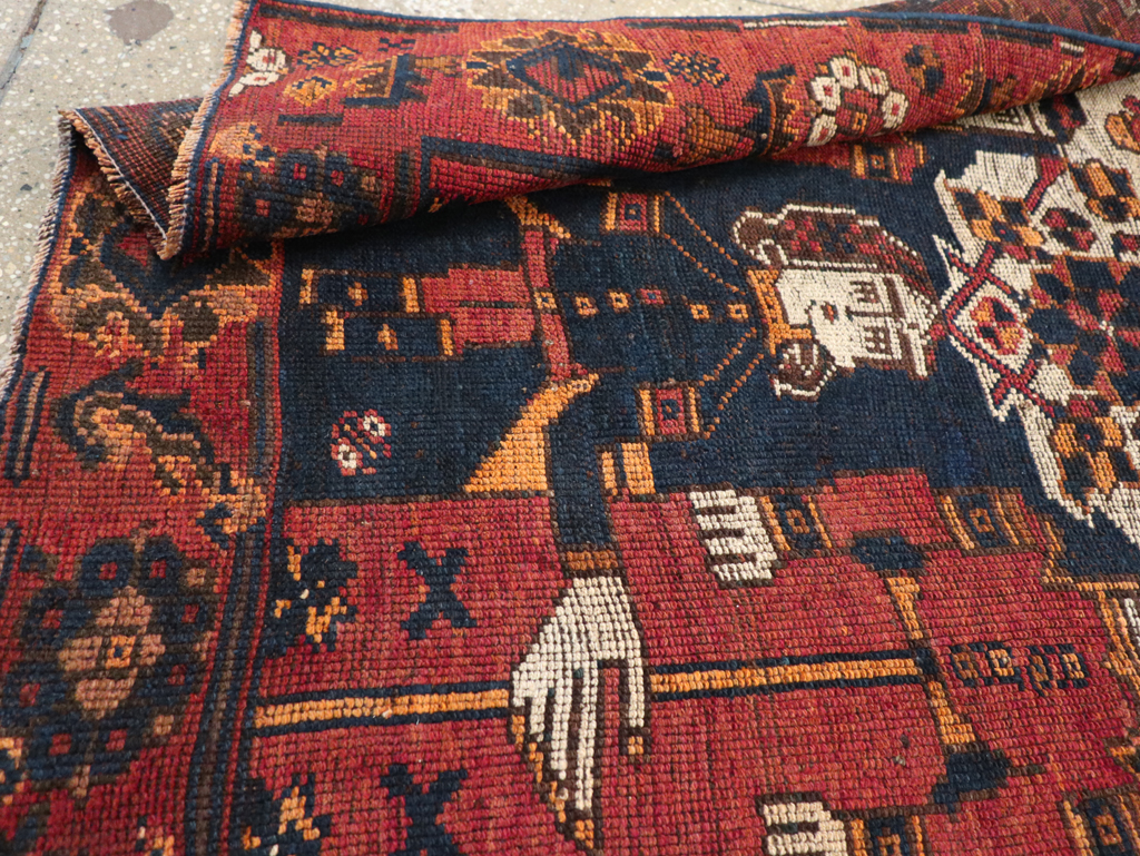 Vintage Persian Bakhtiari Rug, No.28362 - Gsblank