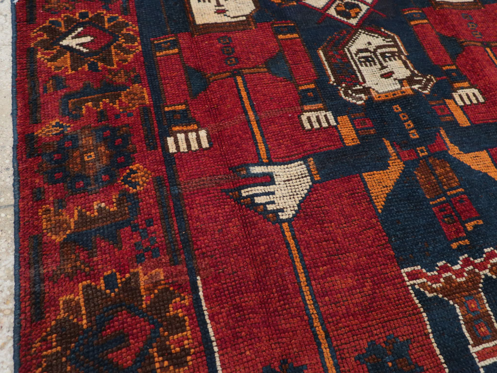 Vintage Persian Pictorial Bakhtiari Accent Rug, No.28364 - Gsblank