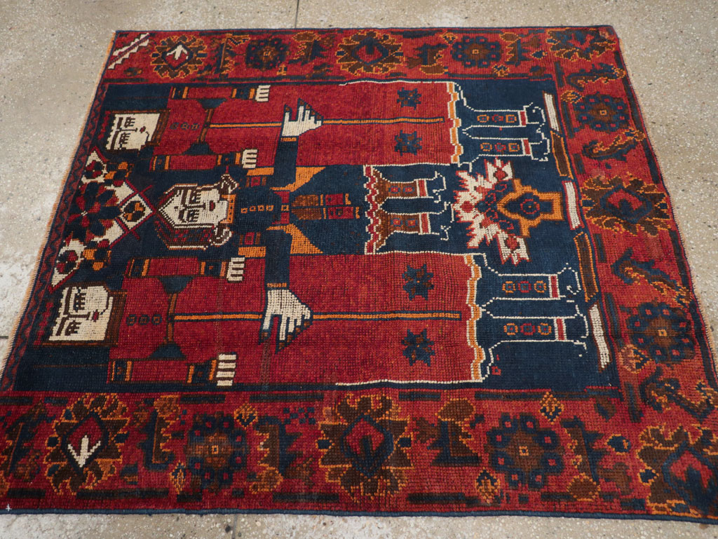 Vintage Persian Pictorial Bakhtiari Accent Rug, No.28364 - Gsblank