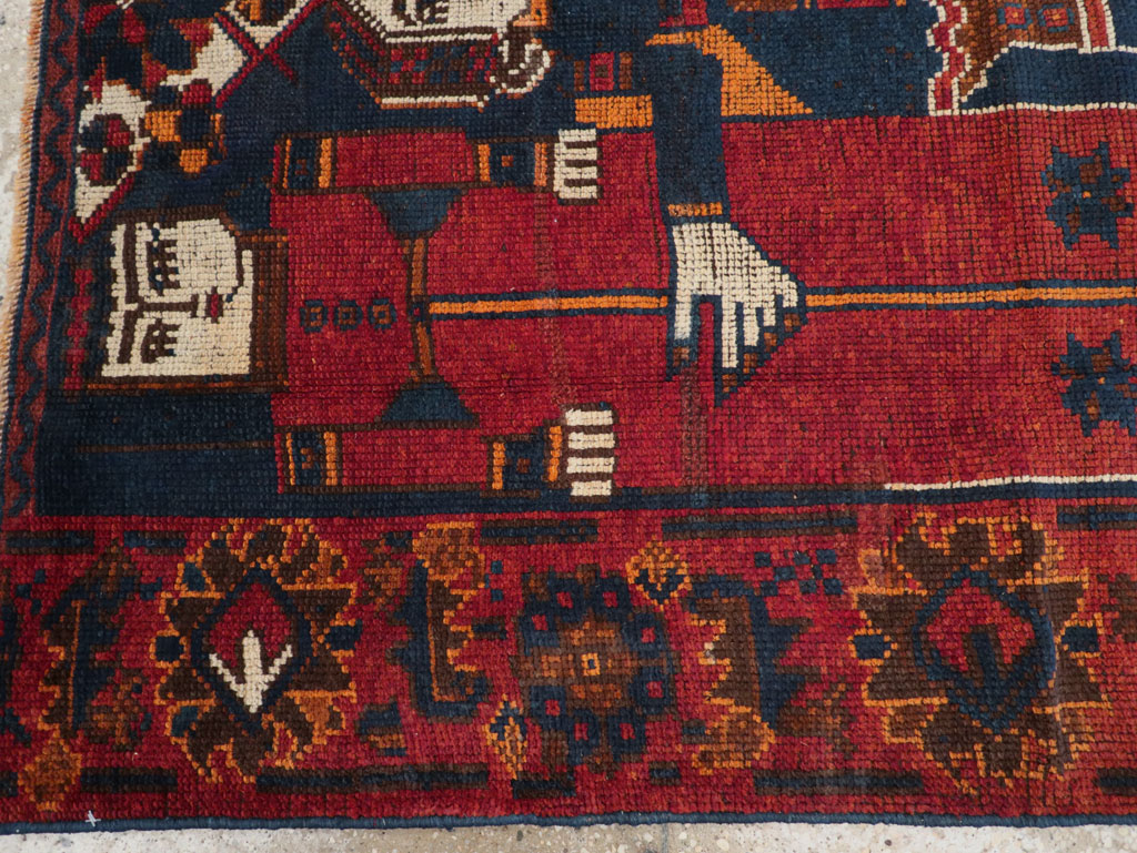 Vintage Persian Pictorial Bakhtiari Accent Rug, No.28364 - Gsblank